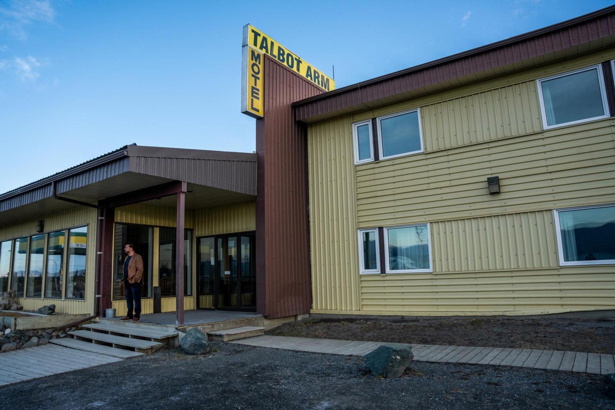 Talbot Arm Motel Destruction Bay 외부 사진
